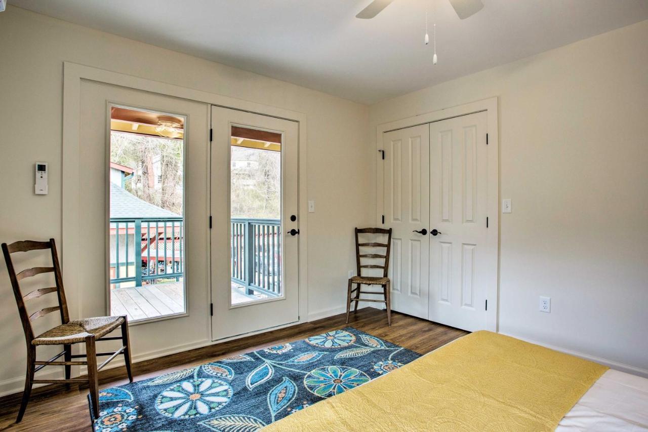 Newly Remodeled Apartment On Main Street In Saluda Bagian luar foto