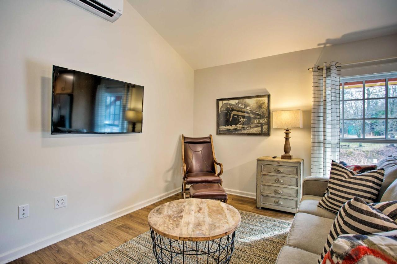 Newly Remodeled Apartment On Main Street In Saluda Bagian luar foto